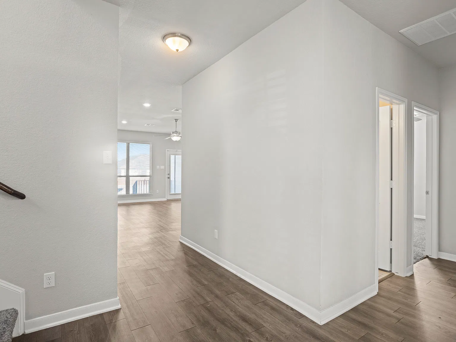 5 bed, 3089 sqft, $2,495 — Photo 4