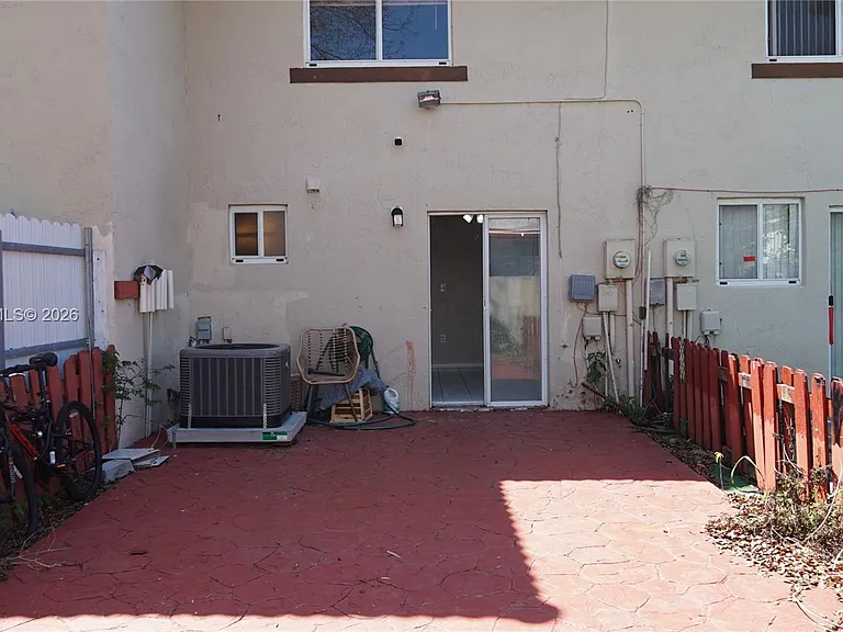 331 NW 82nd Ave #1303 — Photo 35