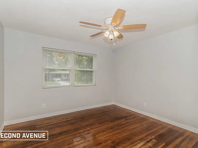 1807 Colby Ave — Photo 5