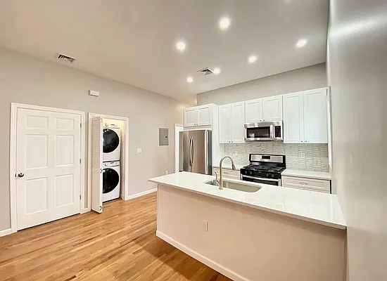 Rented by Peace of Mind Realty | media 16