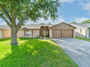 2406 Pilgrims Bend Dr, Friendswood, TX 77546