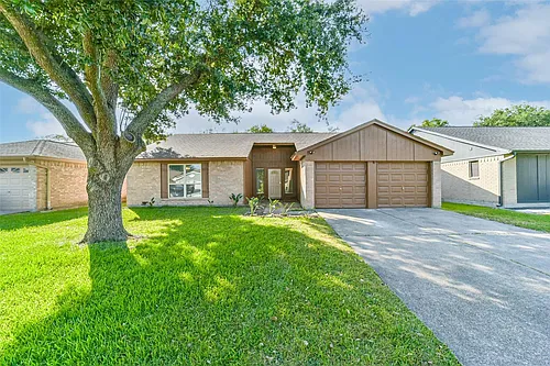 2406 Pilgrims Bend Dr Photo 1