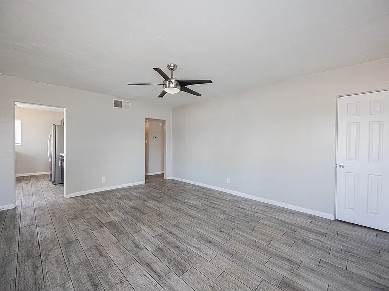 1 bed, 1.0 bath, 600 sqft, $1,295 — Photo 4
