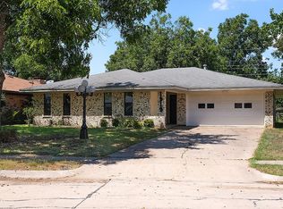 1919 Wendy St, Irving, TX 75060