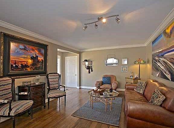 3rd image of 6618 Sunnyland Ln