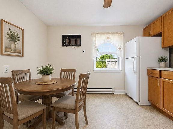5th image of 15 Frank St APT 1