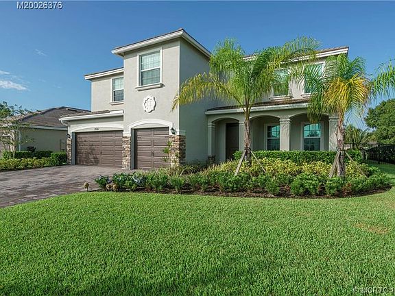 2nd image of 2541 SW Berry Park Cir