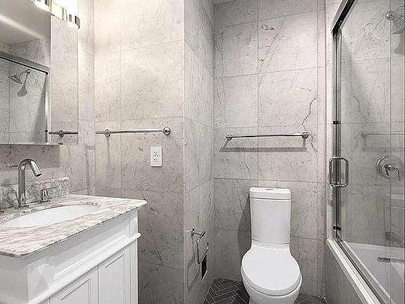 4th image of 273 S 2nd St APT 4B