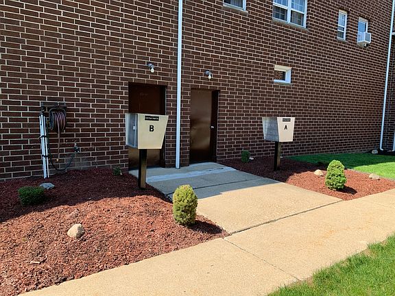 3rd image of 320 E Main St #12B