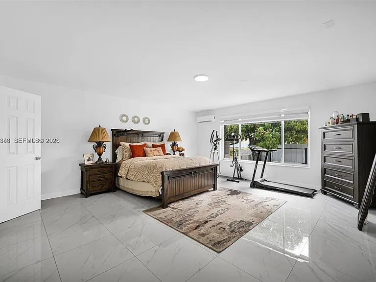 756 W 53rd St — Photo 25