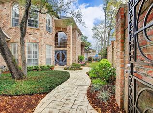 1202 Ridgewood Pl, Houston, TX 77055