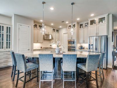 905 Crystal Oak Ln, Arlington, TX, 76005