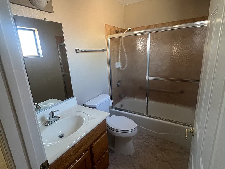 112 Smoketree Ave S — Photo 14