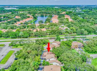 1066 Raintree Ln, Palm Beach Gardens, FL 33410