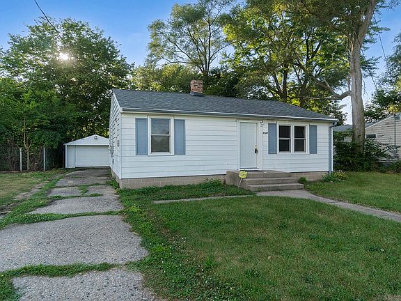 2nd image of 2326 Belden St