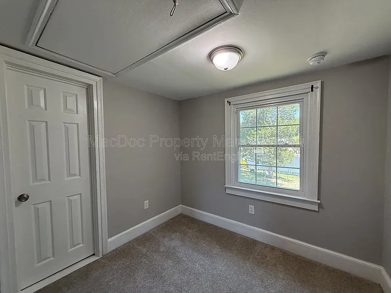 210 Milford St #B — Photo 11