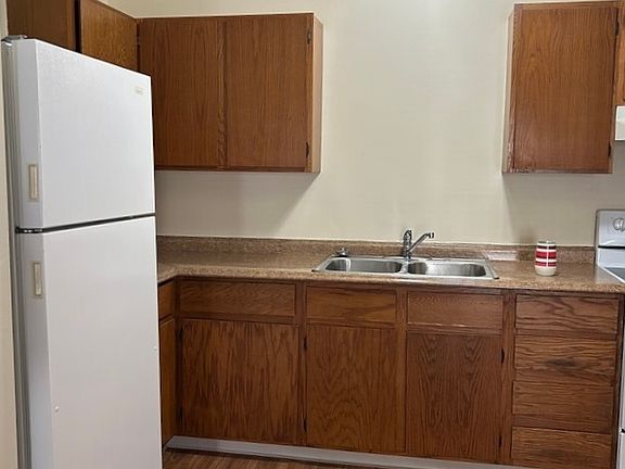 2nd image of 2611 S 8th St #11173607