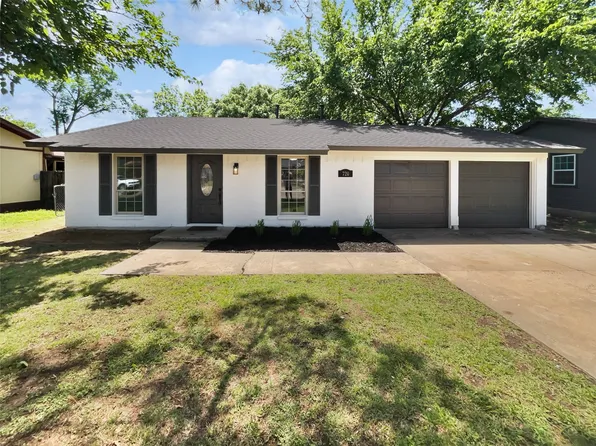 720 Tanglewood Dr, Hurst, TX 76053