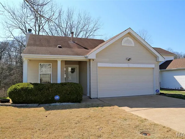 12820 High Crest St, Florissant, MO 63033