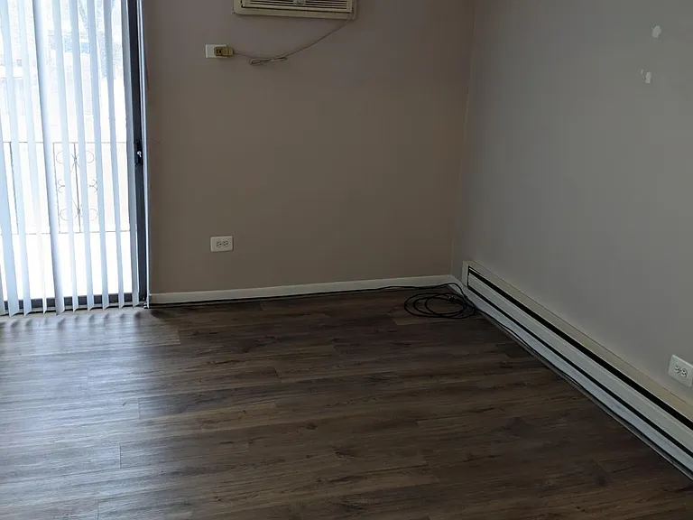 5642 W 107th St #2 BDRM — Photo 11