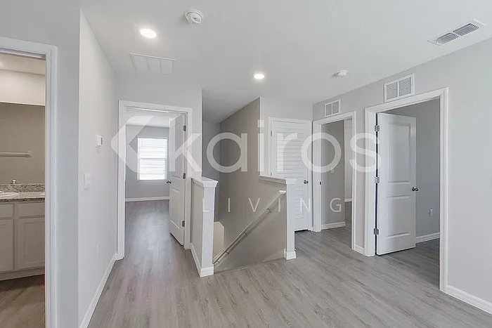 8704 SW 44th Ct — Photo 9