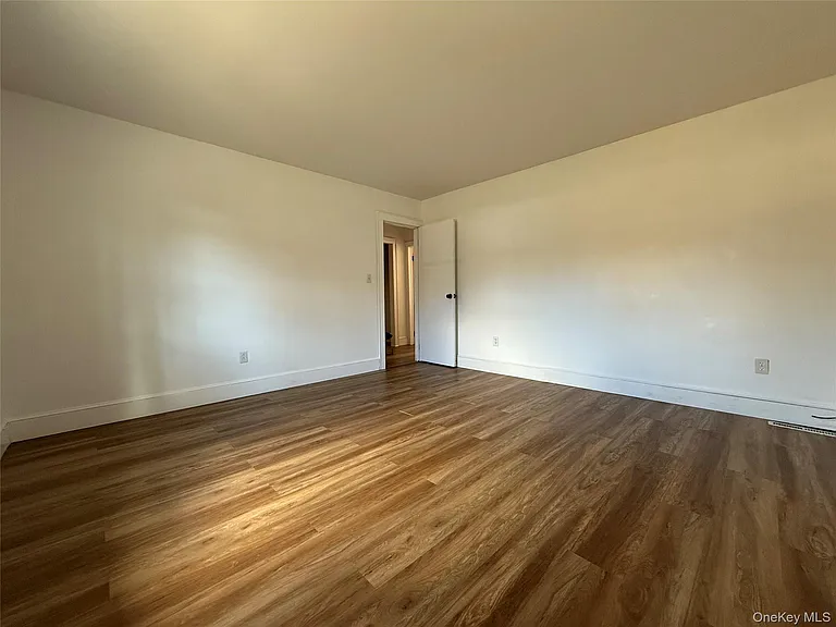 657 Eatontown Rd — Photo 10