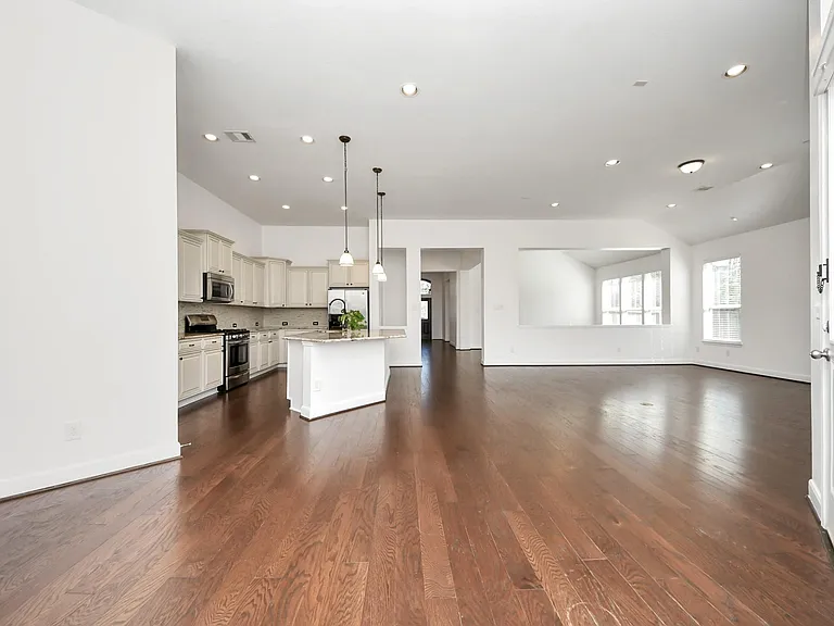 1947 Parnevik Pl — Photo 37