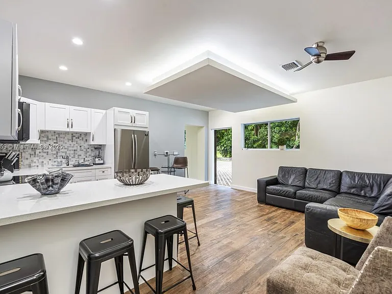 14305 Stirling Rd — Photo 12