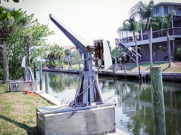 5th image of 9271 Lake Dr