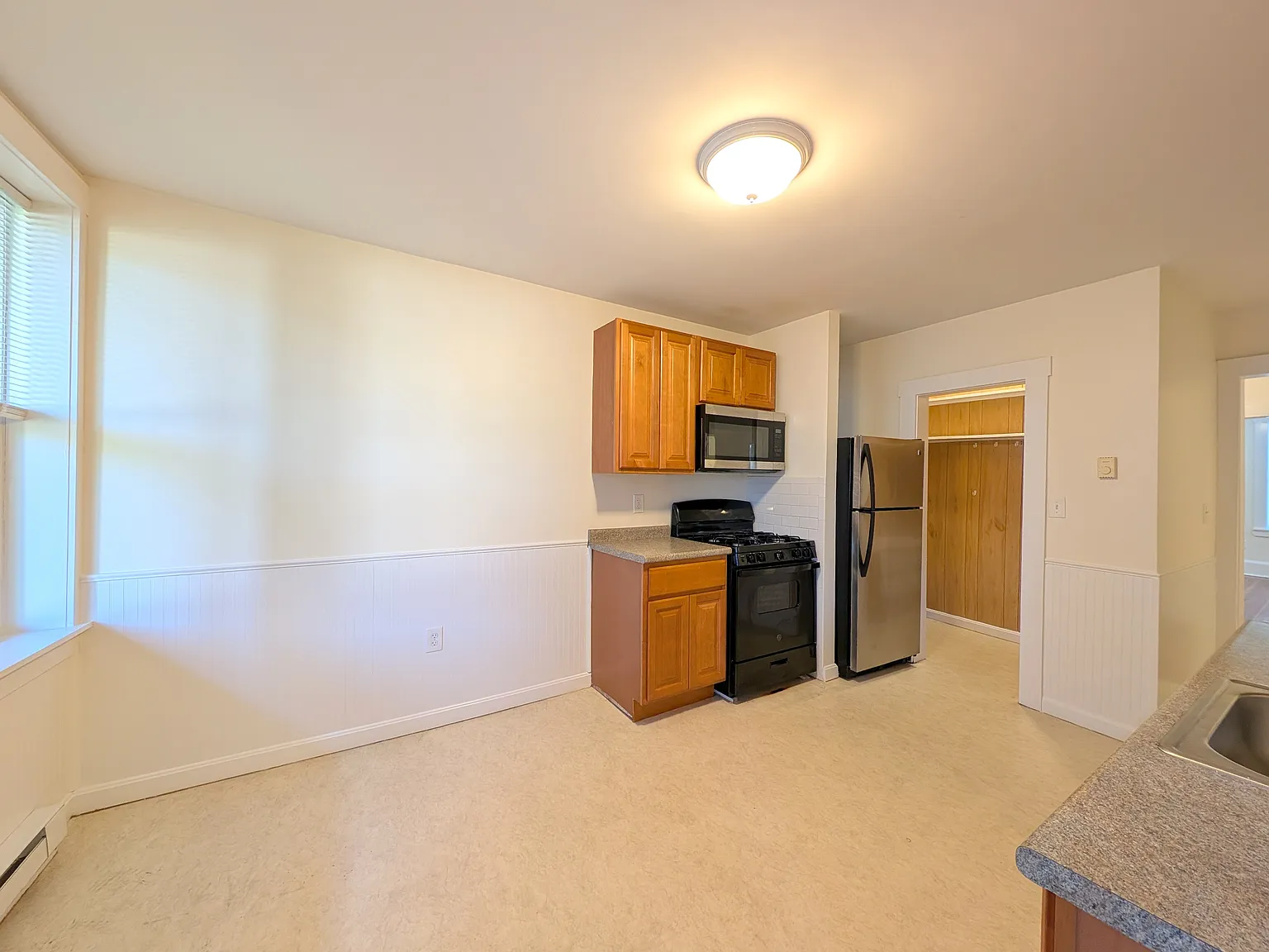 2 bed, 1000 sqft, $2,800 — Photo 3