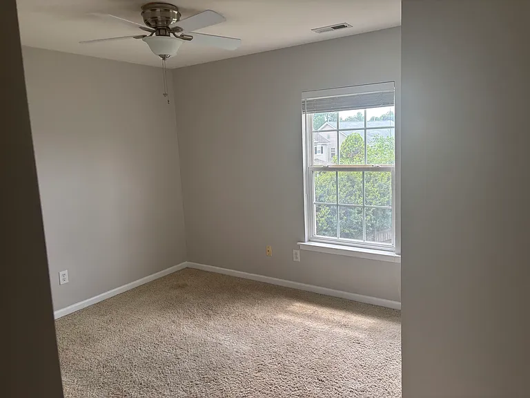 1903 Devonridge Dr — Photo 20