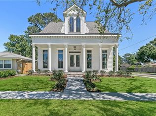 1801 Ridgelake Dr, Metairie, LA 70001