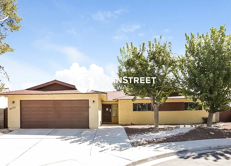 4570 Paseo El Rio Dr — Photo 1