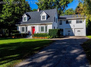 221 Lincoln St, Lapeer, MI 48446