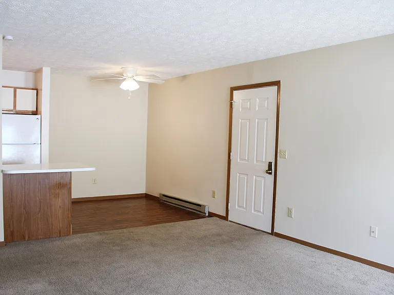 Wyndemere Apartments — Photo 32