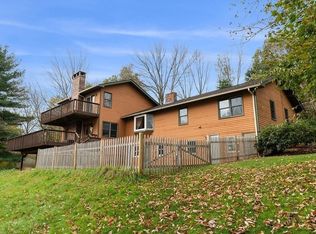 169 Leadmine Rd, Sturbridge, MA 01518