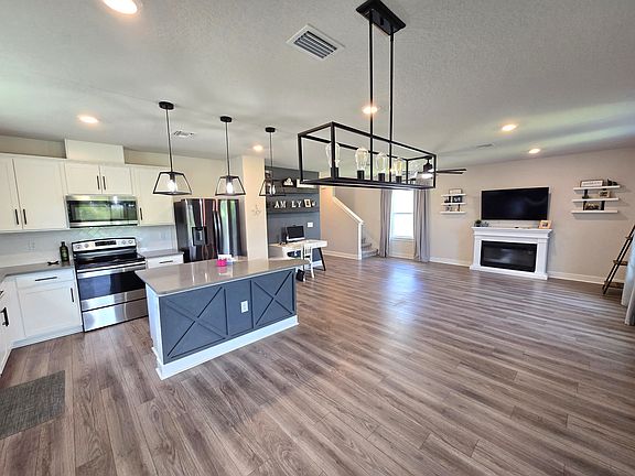 5th image of 8985 Royal River Cir