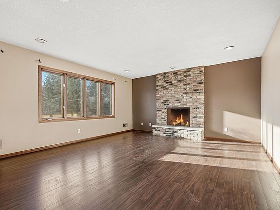3rd image of 1907 Gernentz Ln