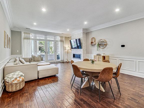 4th image of 1905 W Belmont Ave #2