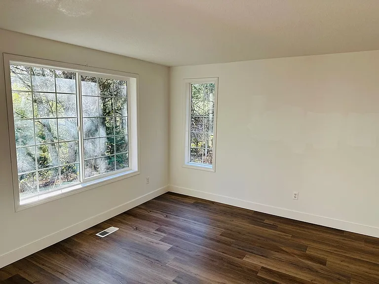 18820 NE Sunrise Ln — Photo 6