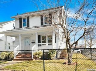 36 Herkomer St, New Hyde Park, NY 11040
