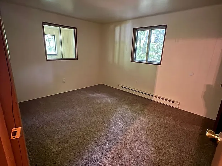 1513 Locust Ln — Photo 7