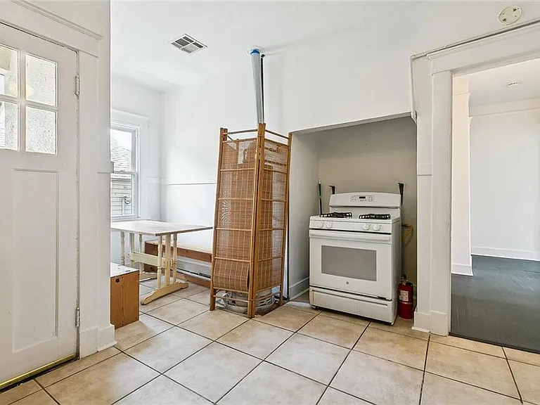 7324 Maple St — Photo 11