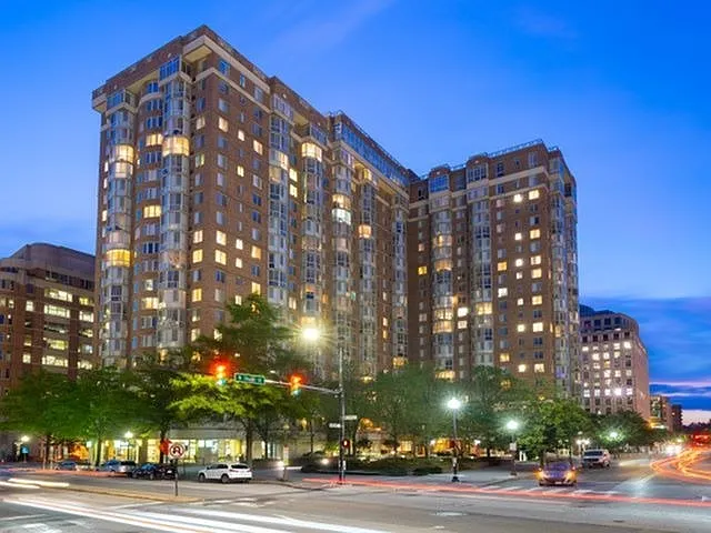 Meridian at Ballston Commons at Night