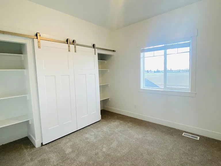467 Huckleberry Ln — Photo 19