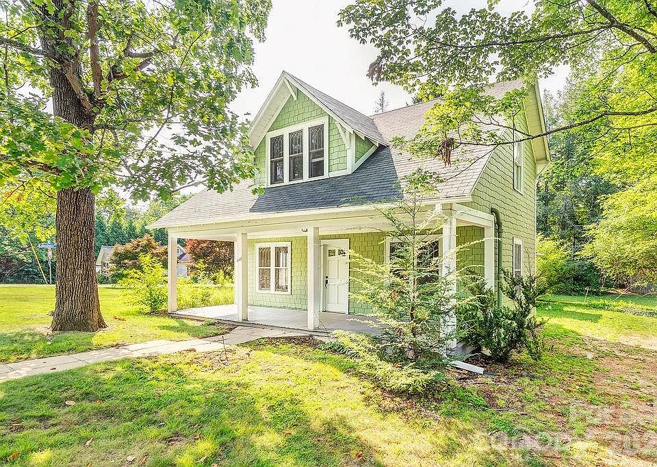1st image of 648 Lakeshore Dr