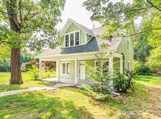648 Lakeshore Dr, Asheville, NC 28804