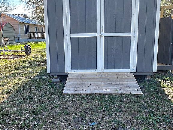 Holds golf cart & more
