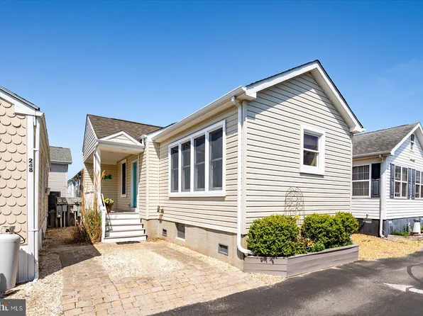 22 Flounder Ln, Ocean City, MD 21842