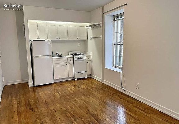 2nd image of 230 W 82nd St #B1